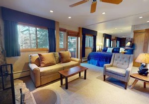 Laurelwood Condominiums 304