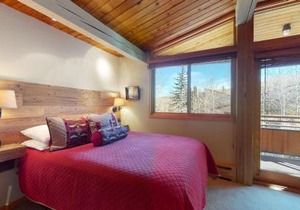 Laurelwood Condominiums 309