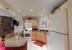 Laurelwood Condominiums 406