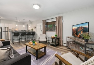 Lavender Suite | Relaxed, Walkable Old Town Stay