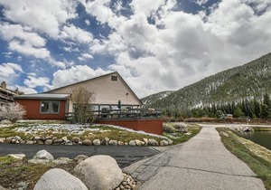 Lenawee 1728 by Summitcove Vacation Lodging