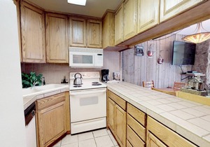 Lichenhearth Condominiums | EL16