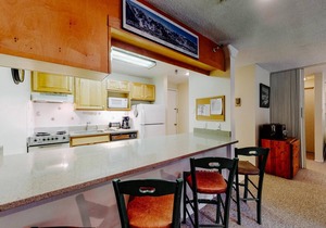 Lichenhearth Condominiums | EL08