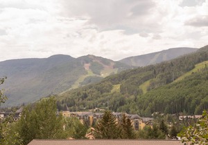 Light, Bright, Mountain Views, Just Steps to Complimentary Shuttle