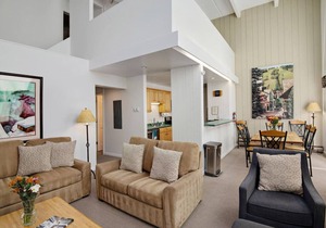 Lionshead Village 4- Bedroom, walk to ski slopes