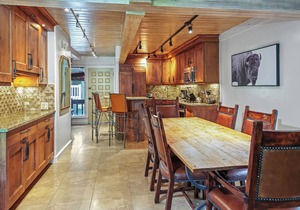 Location & LUXURY! 2bd2ba HotTub & amenities galore on slopes of Snowmass Resort