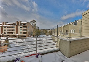 LOCATION! Walk to Music and Restaurants! Quick Shuttle to slopes 603