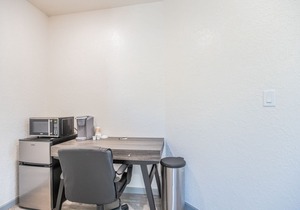 Loft #1 of 5 Private Queen Bedroom, 1 Bathroom Suite