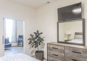 Loft #2 of 5 Private Queen Bedroom, 1 bathroom Suite