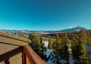Lofted condo w/ mountain views & shared pool/hot tubs - near hiking/biking!