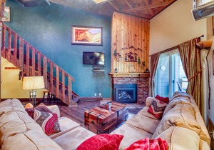 Lofted mountain condo w/ great view & shared hot tub/pool/gym/game room/sauna!
