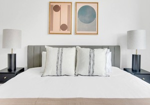 Luxe Congress Park 1BR w/ Gym & Pool, near shops & dining, by Blueground