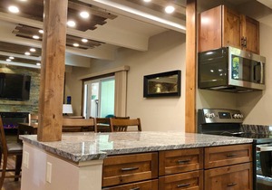 Luxurious, peaceful, family and dog friendly condo right on Ten Mile Creek!