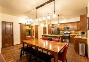 Luxury Condo with Hot Tub, Pool, & Private Patio in the Heart of Winter Park!