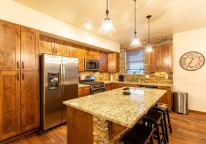 Luxury Condo with Hot Tub, Pool, & Private Patio in the Heart of Winter Park!
