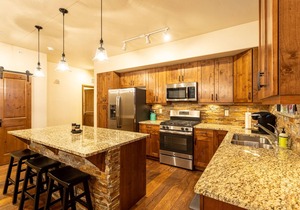 Luxury Condo with Hot Tub, Pool, & Private Patio in the Heart of Winter Park!