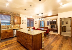 Luxury Condo with Hot Tub, Pool, & Private Patio in the Heart of Winter Park!