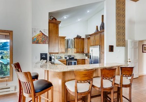 Luxury Penthouse near Riverfront Gondola A808
