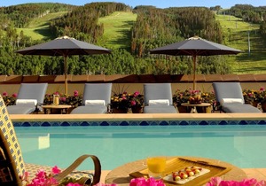 Luxury ski-in/ski-out Arrabelle 1BR residence w/rooftop pool, spa, gym & more!
