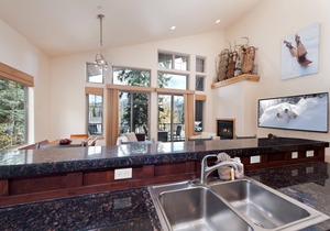 Luxury Townhome - Views - Ski in/Out - End Unit - Fire Pit