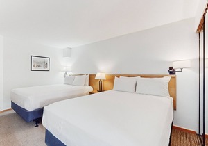 Main St. room - pool & hot tub - walk to lifts, dog-friendly, balcony