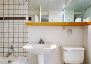 Main Street gem - pool & hot tub - walk to lifts, dog-friendly, second floor