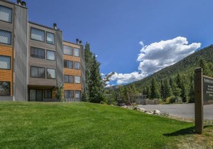 Mall 1423 by SummitCove Lodging