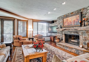 McCoy Peak Lodge 101 - Four Bedroom