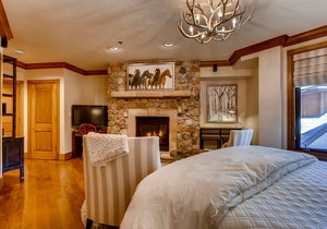 McCoy Peak Lodge Studio 201