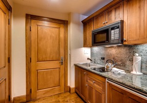 McCoy Peak Lodge Studio 201