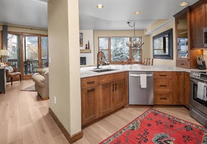 Modern Avon Condo on river near Free Shuttle to Beaver Creek Skiing, Dining!