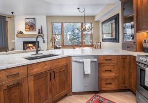 Modern Avon Condo on river near Free Shuttle to Beaver Creek Skiing, Dining!