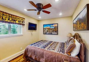 Modern Hi Country Haus Getaway 10-15