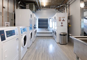 Modern Highland 2BR, walk to Highland Park, Downtown by Blueground