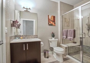 Modern Townhome near Old Town, Breweries, & River!
