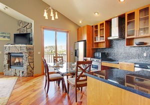 Mount Cairns 16A - 2 Br Condo with Private Hot Tub - Lake/Mountain Views!