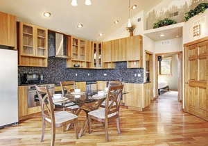 Mount Cairns 16A - 2 Br Condo with Private Hot Tub - Lake/Mountain Views!