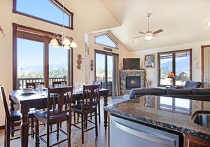 Mount Chiquita 10A - 2 Br Condo with Private Hot Tub - Lake/Mmountain Views!