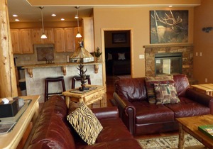 Mountain-Chic home with hot tub and all the views you could ask for!