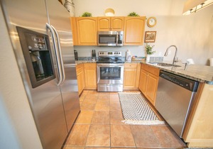 Mountain condo with vaulted ceilings & great views