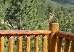Mountain Sunrise Cabin with breathe taking views.