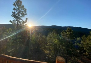 Mountain Sunrise Cabin with breathe taking views.