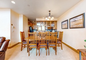 Mountain-view townhouse near skiing with pool, hot tub, tennis, & gas fireplace
