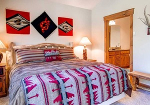 Mt. Victoria Lodge Penthouse Condo: Downtown, Hot Tub