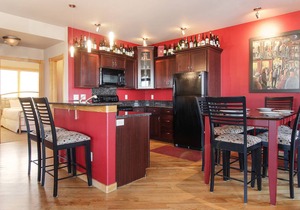 Nakai Peak 41B - 2 Br Condo - Private Hot Tub - Lake/Mountain Views!