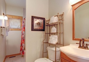 Nisa Mountain 36 - 2 Br Condo with Lake and Mountain Views!