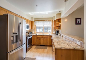 O1206 | Walk to Grocery Store | Free City Bus | Hot Tub