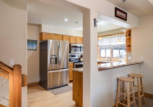 O1206 | Walk to Grocery Store | Free City Bus | Hot Tub