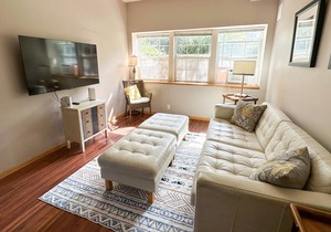 Old Town - Beautiful 2 Bedroom; Walk/Or Ride Your Bike To Old Town