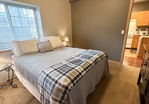 Old Town - Beautiful 2 Bedroom; Walk/Or Ride Your Bike To Old Town